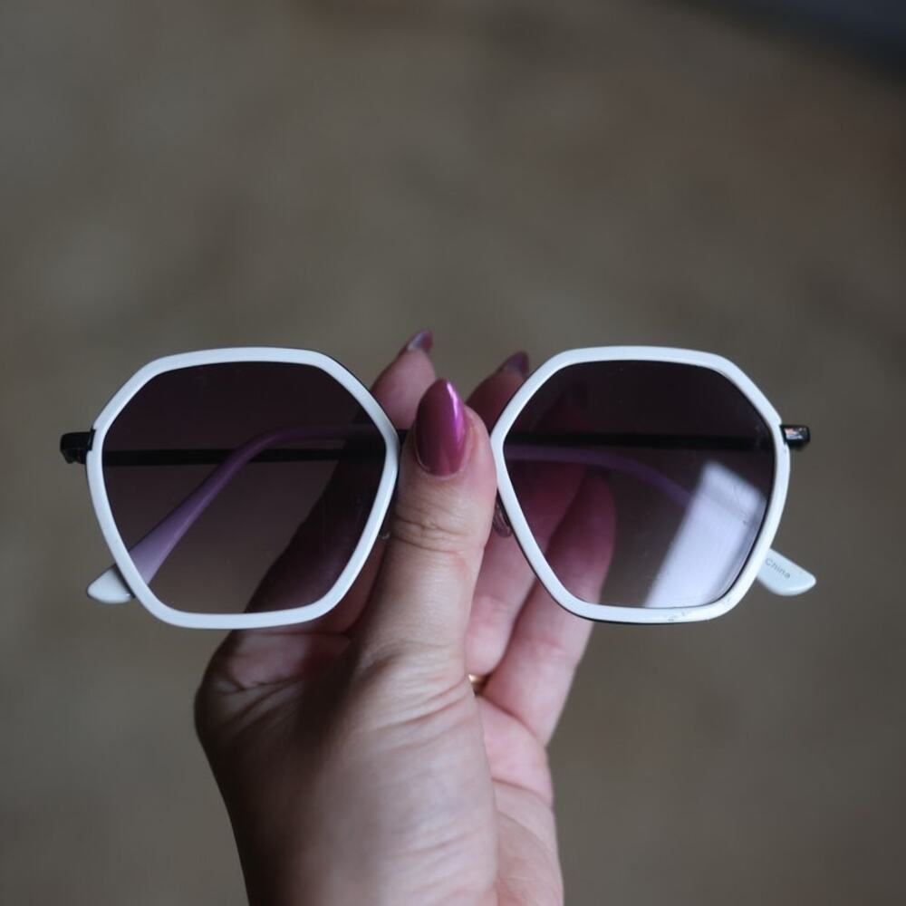 Vince Camuto White Geometric Oversized Sunglasses | Square Mod Statement Shades